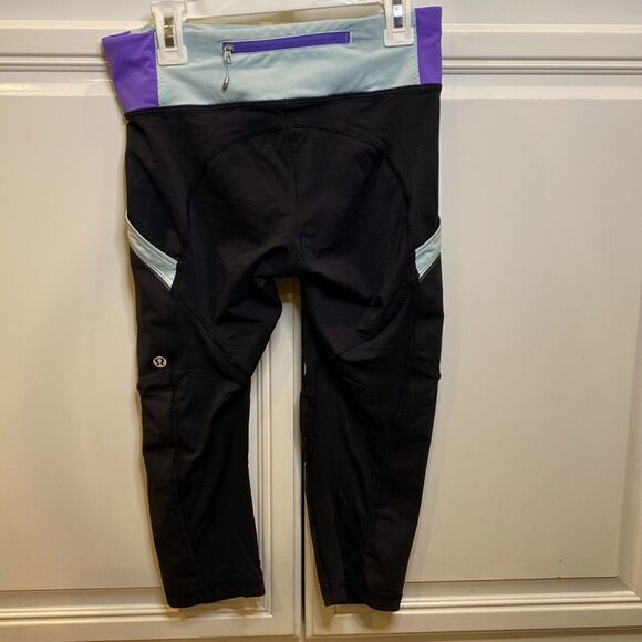 Lululemon Run: Mod Moves Crop with Side Pockets - Size 4 - Picture 6 of 12